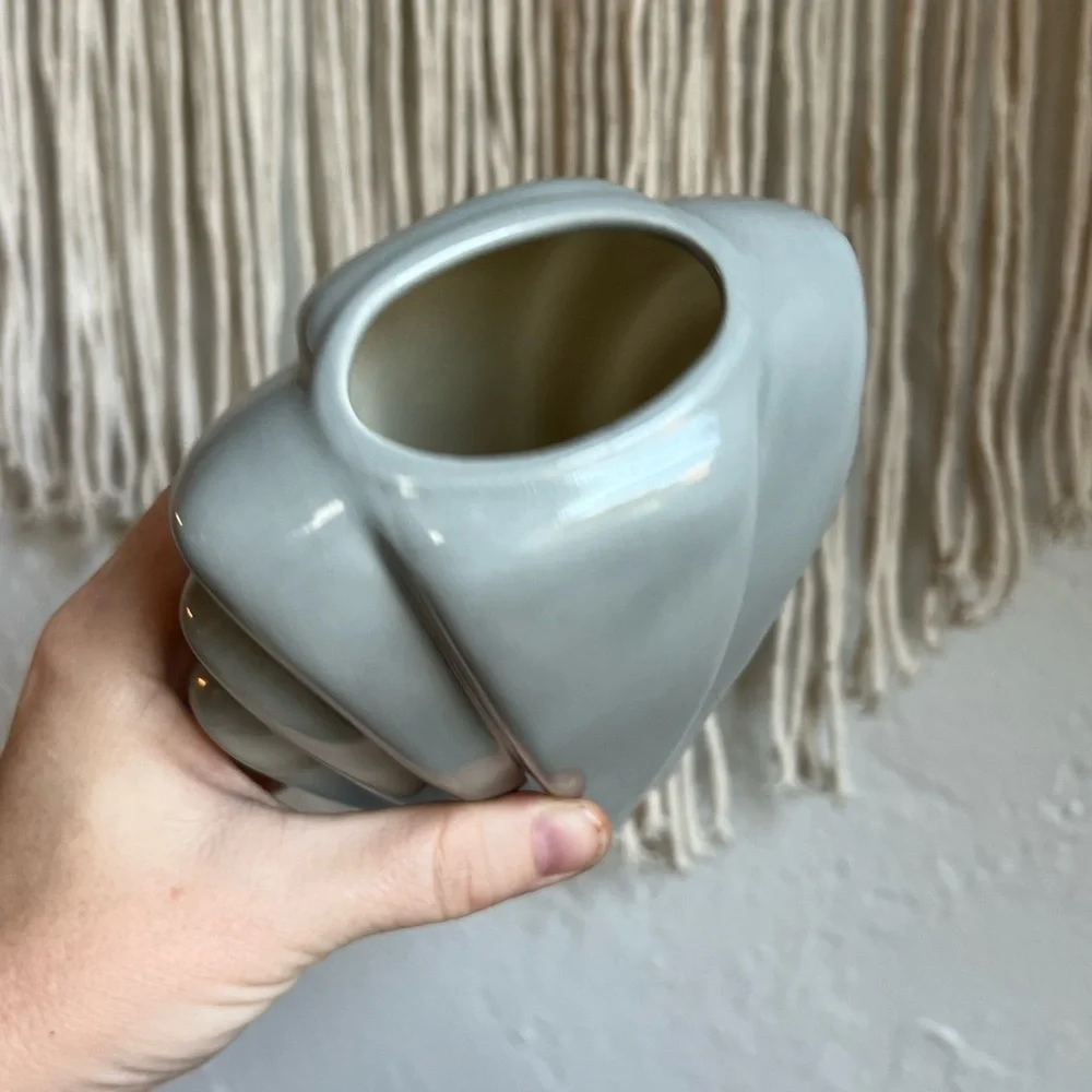 Vintage Mid-Century Art Deco Fan Vase – Gray Ceramic – 1950s/60s Studio Pottery
